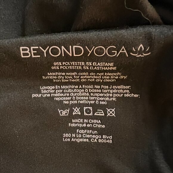 Beyond Yoga Black Hidden Pocket Infinity Scarf - Picture 6 of 8